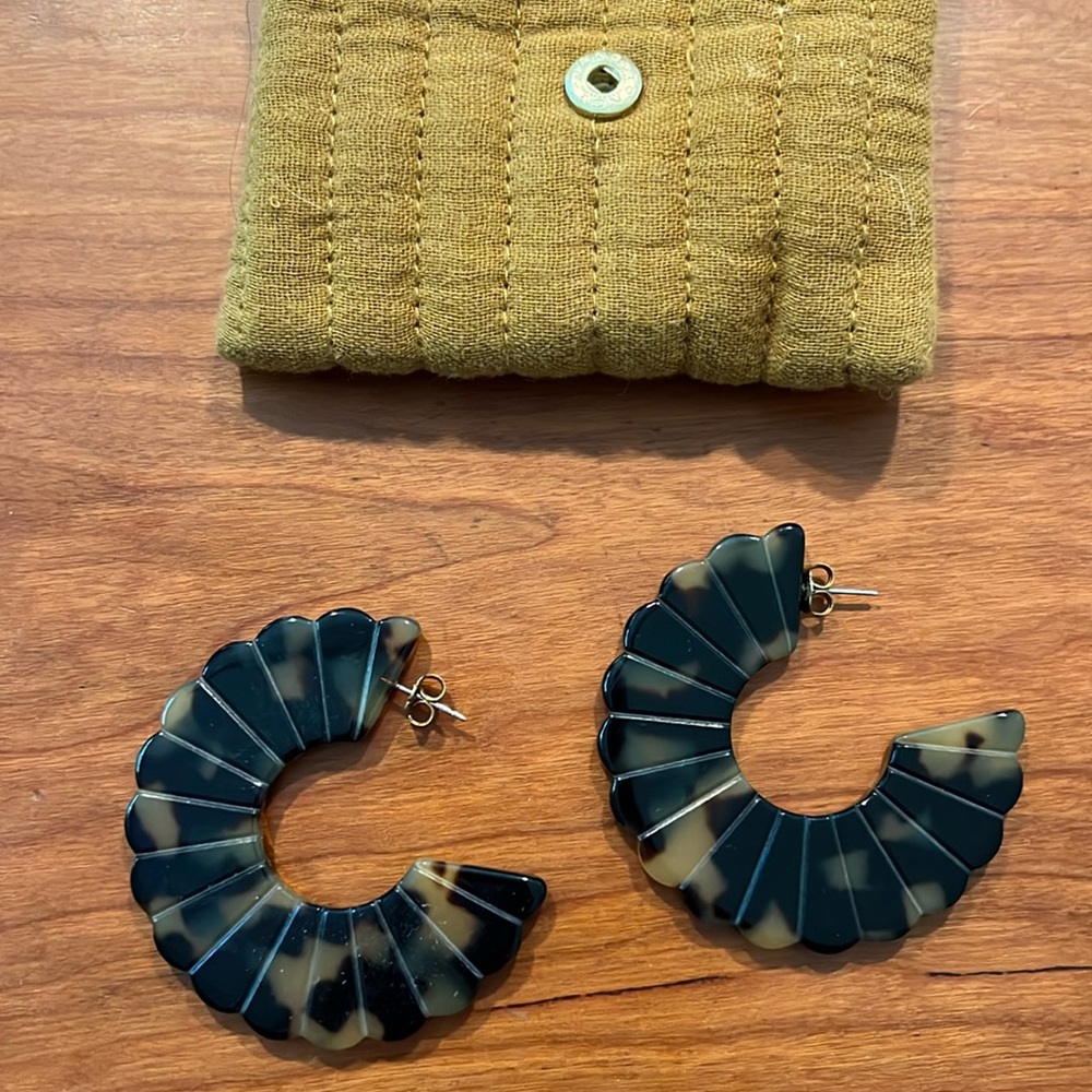 Sezane Sandy earrings tortoise shell worn once